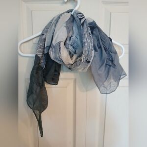 🤯2/$15 REITMANS Navy Blue And White Scarf